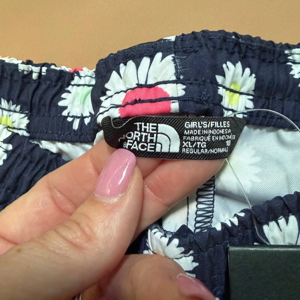 The North Face Girls Navy Daisy Class V Water Shorts XL 18-20 FlashDry New Gorp